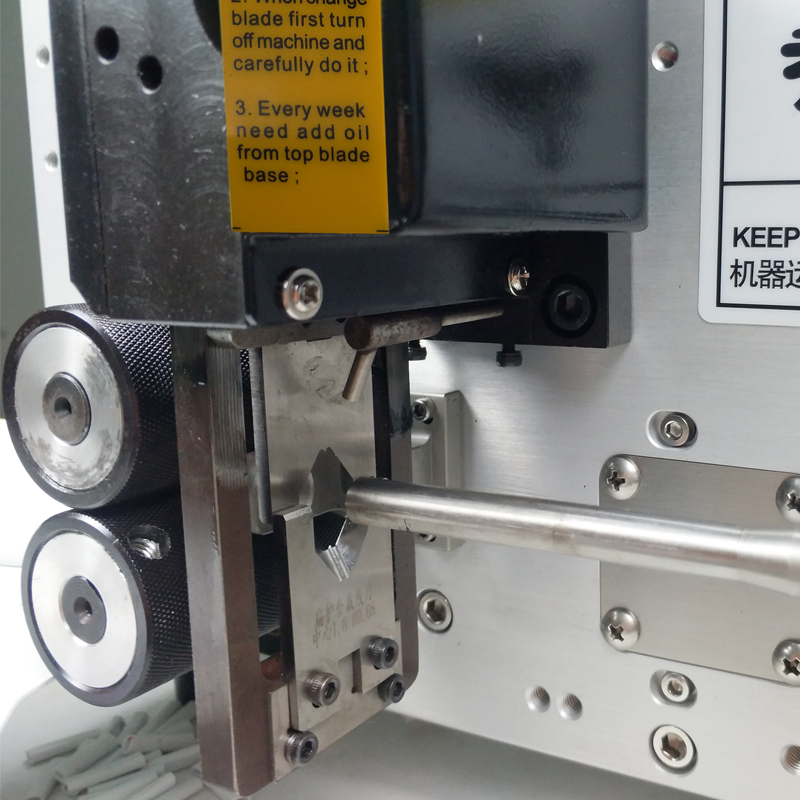 Máy Cắt Tuốt Dây Dẹt 2 Lõi Tự Động HS-BX05